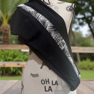 Tek Gear Black Capri Active Wear | Black and White Accent Panel | Active Wear